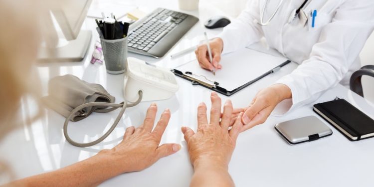 artrite reumatoide donna